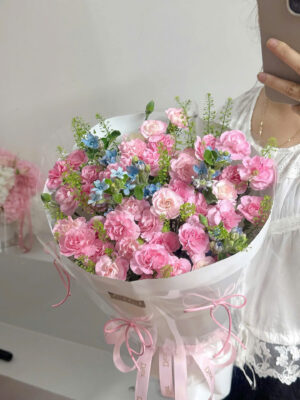 Bó hoa phăng chùm hồng mix Lam tinh siêu xinh