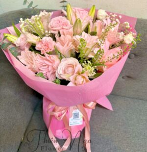 Bó hoa ly hồng ngọt ngào như nụ cười của em